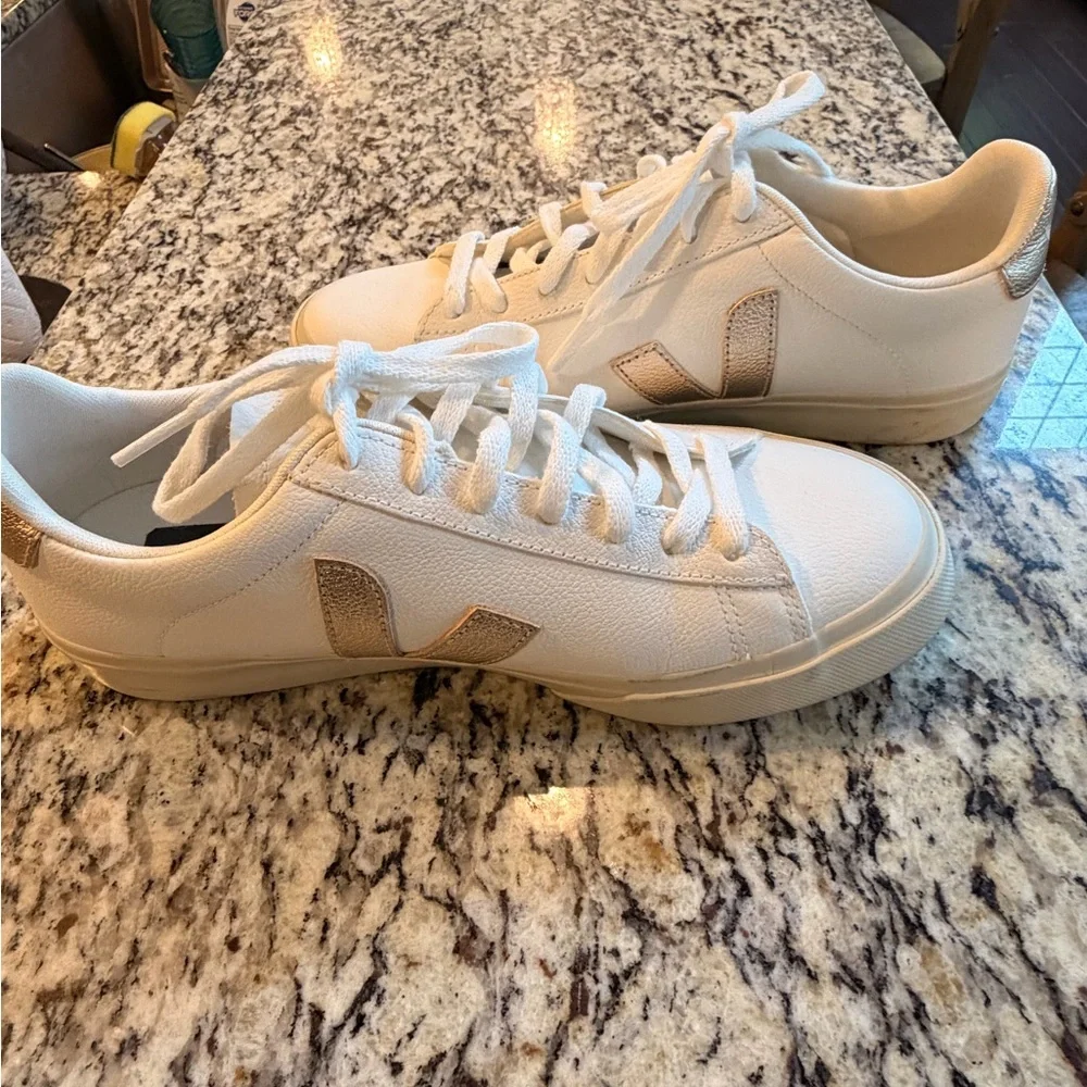 VEJA Campo Women’s Sneakers - Picture 1 of 5